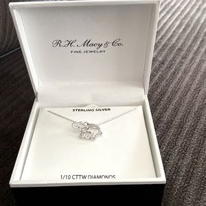 💎Sterling Silver Elephant Momma and Baby w/Diamonds Nexklace💎